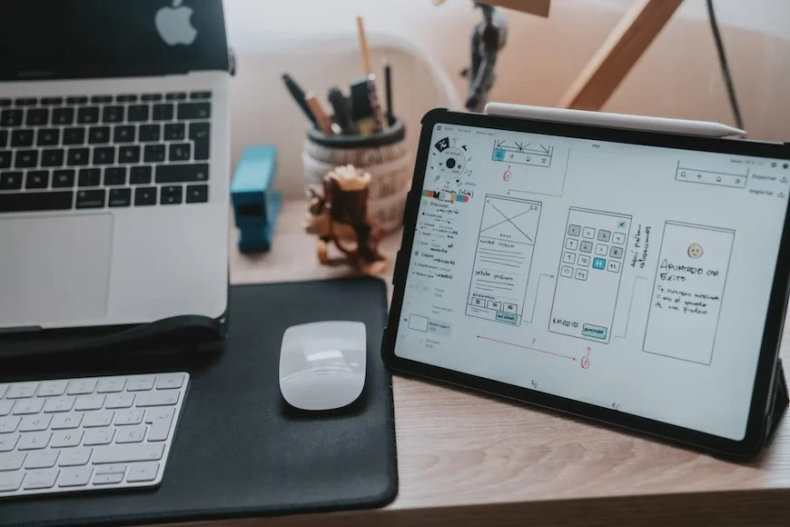 Agile UX vs Lean UX: Basic Principles & Differences visual