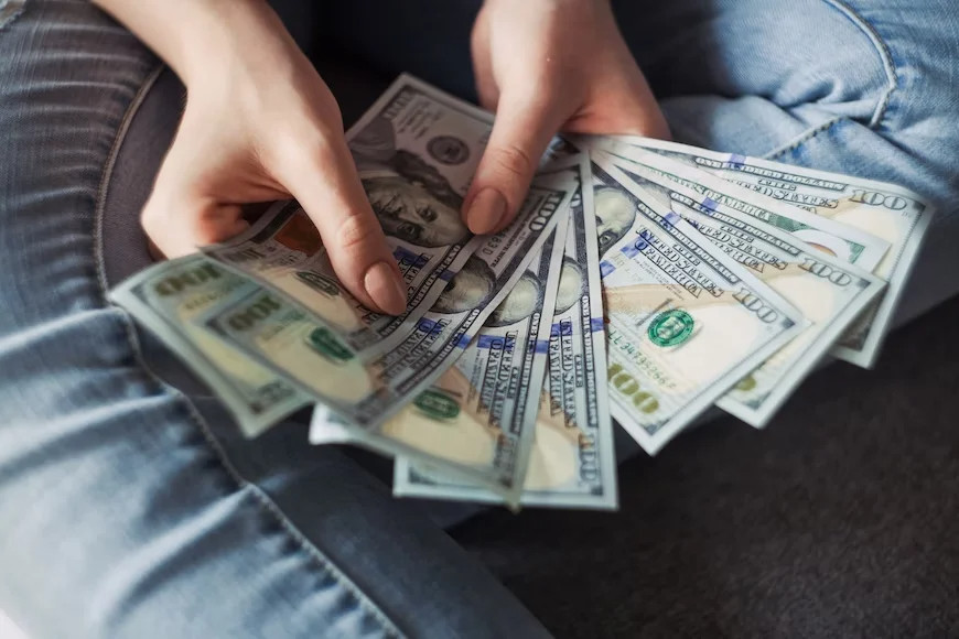Difference Between UX Design Vs Graphic Design Salary visual