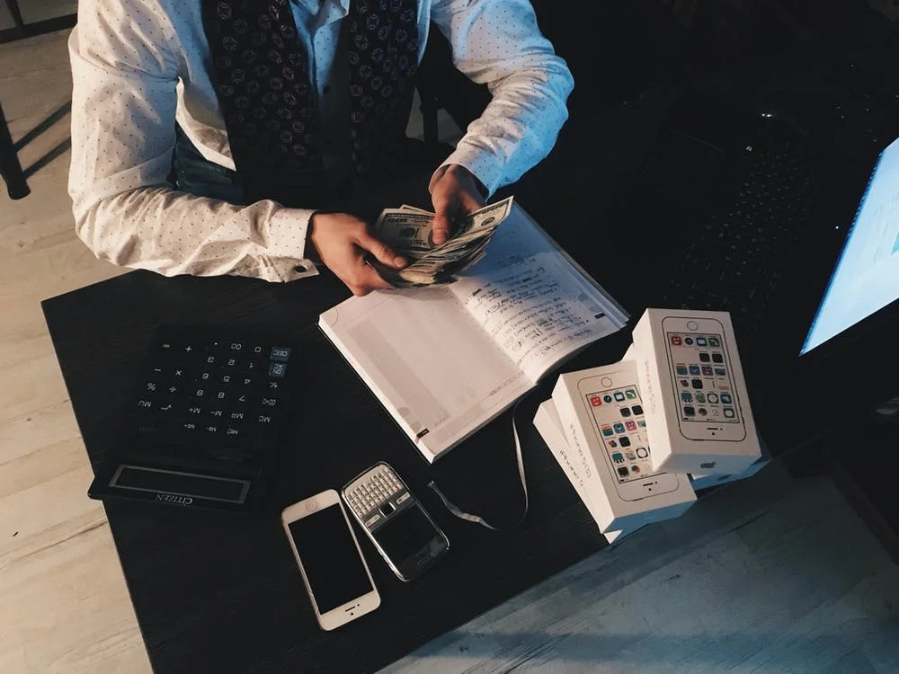 Salaries of Graphic Designers and Digital Designers visual