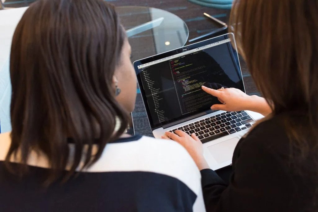 Who Is a Front-End Developer? visual