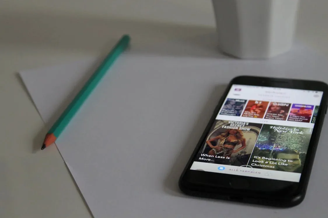 Utilize Color to Show Interaction visual