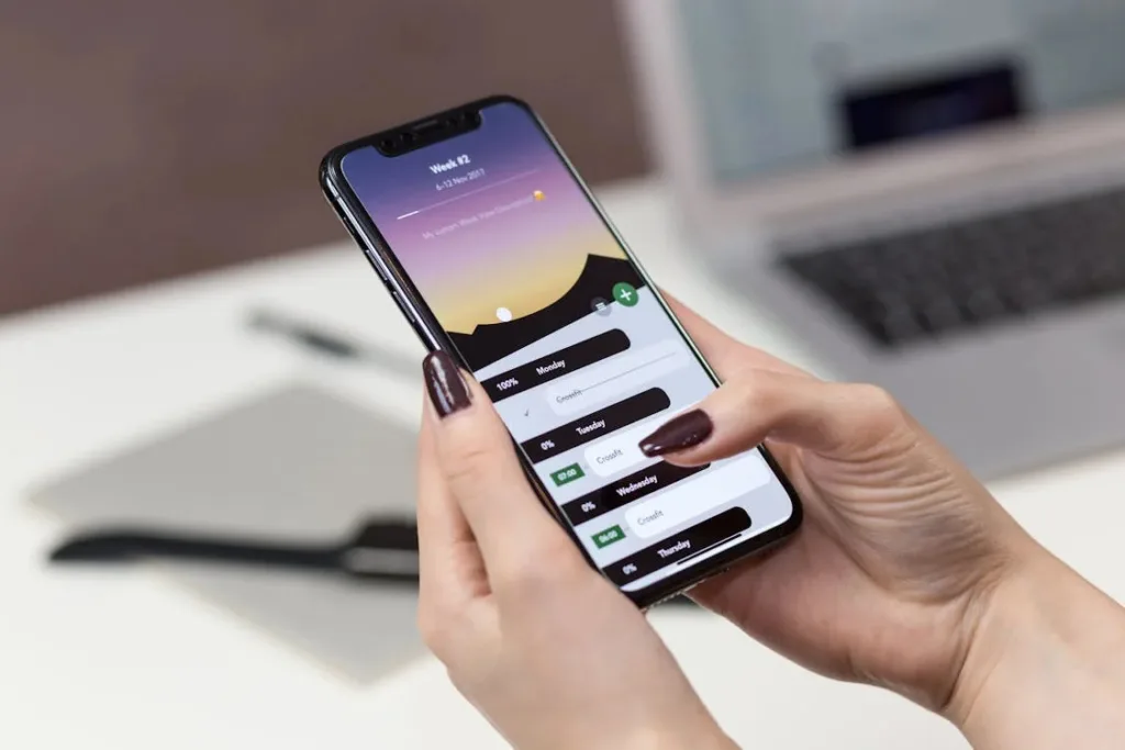 Allow Interactions Supportive of How Users Hold Their Devices visual